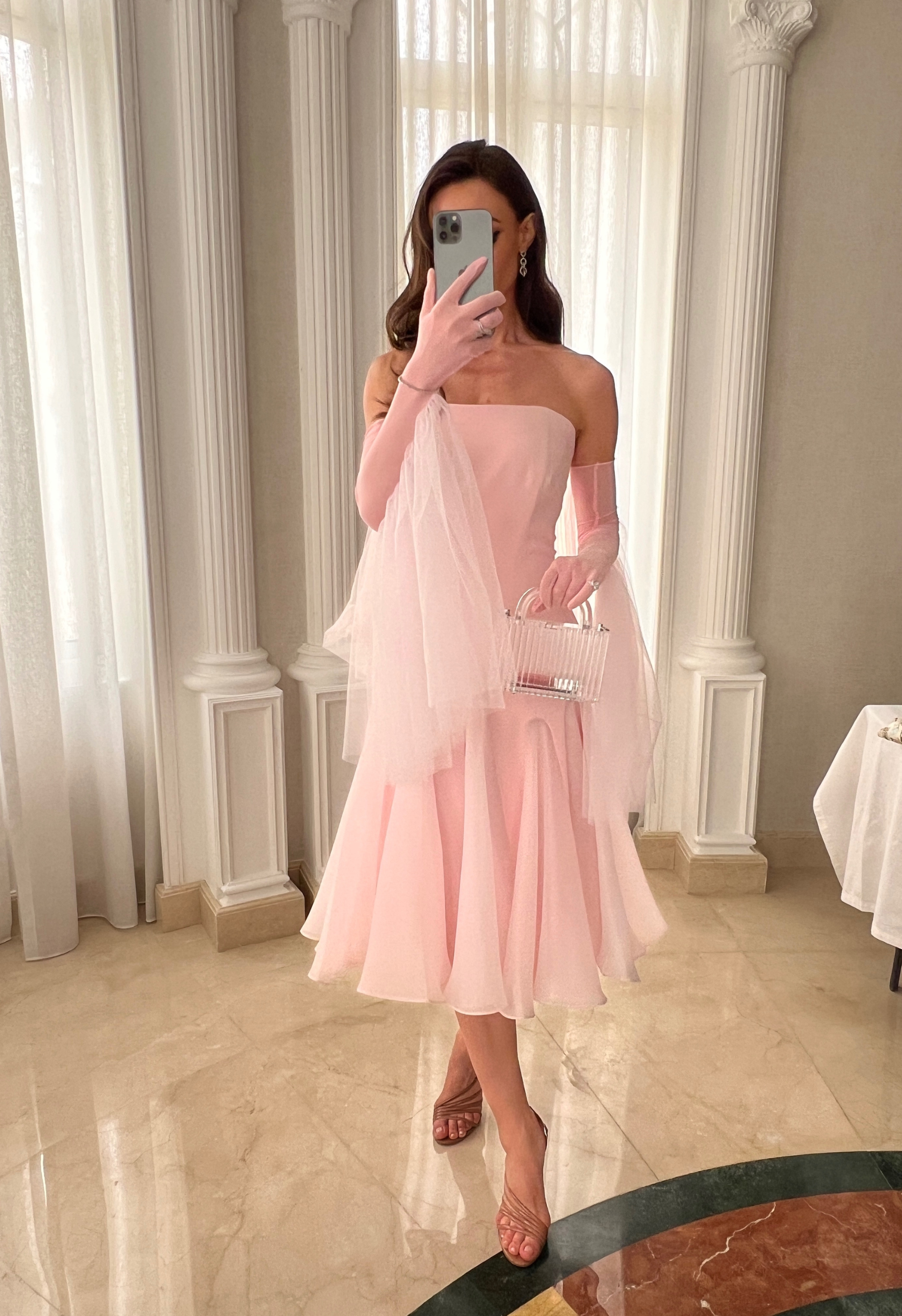 Strapless gown with tulle glove