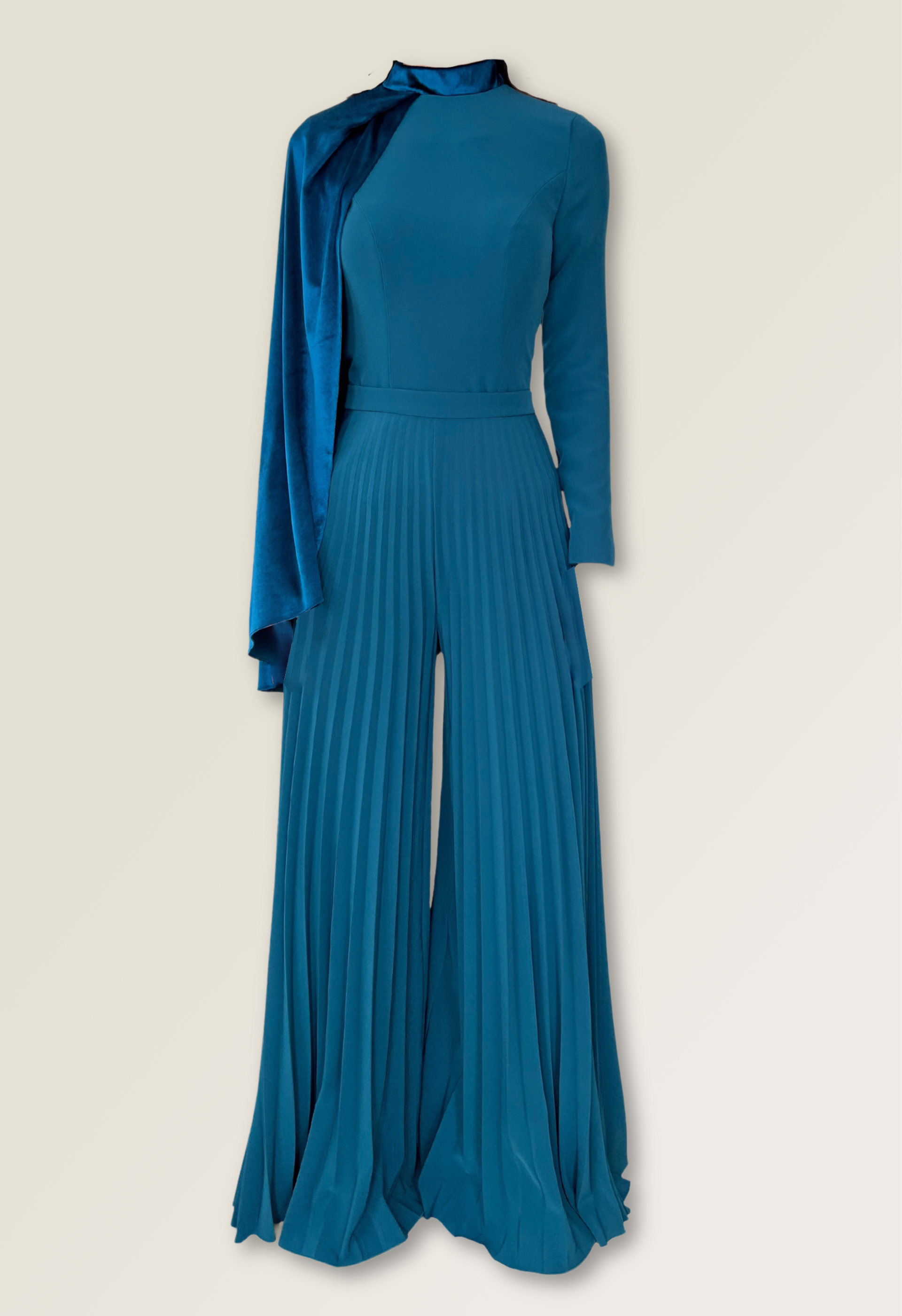 Top in crepe and velvet with pants in pleated crepe