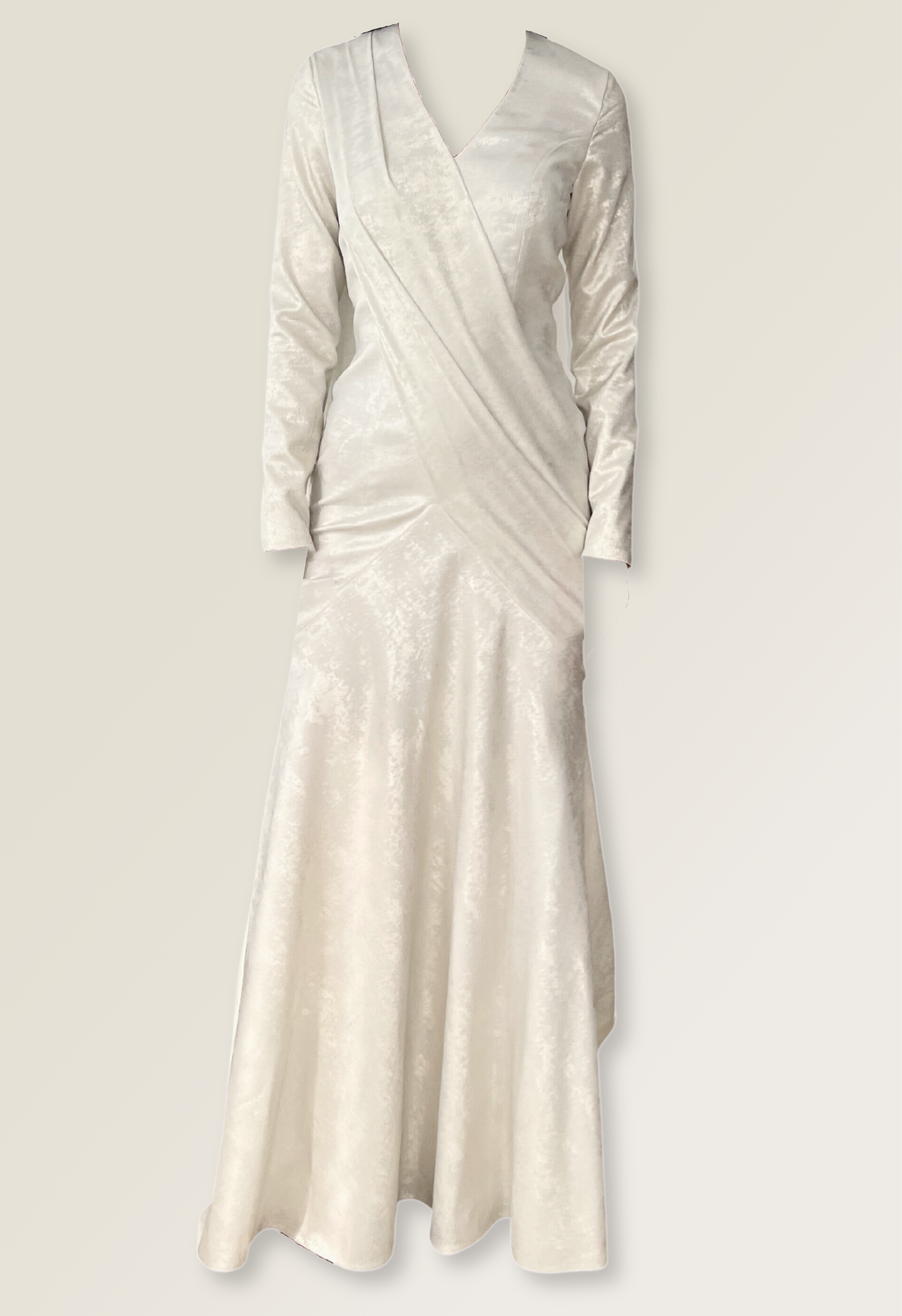 Dress in velvety foil and one sided cape