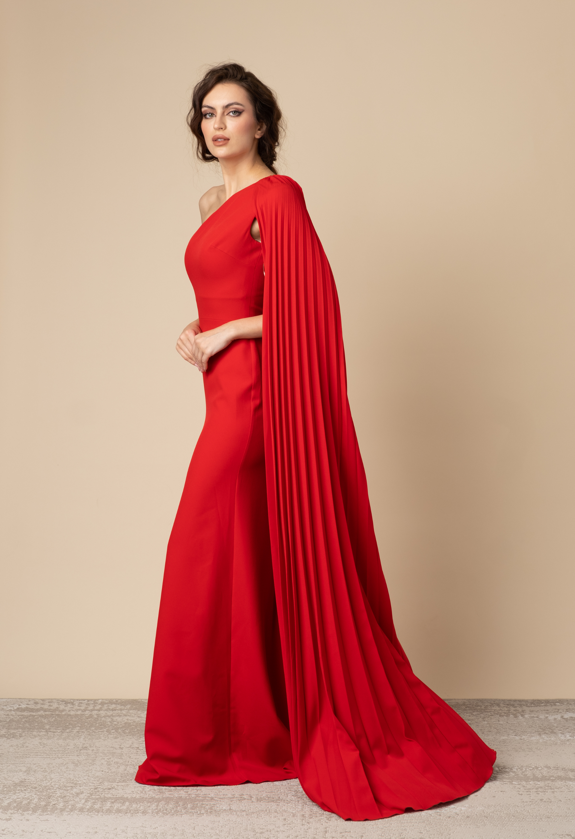 فستان كريب احمر بكسرات