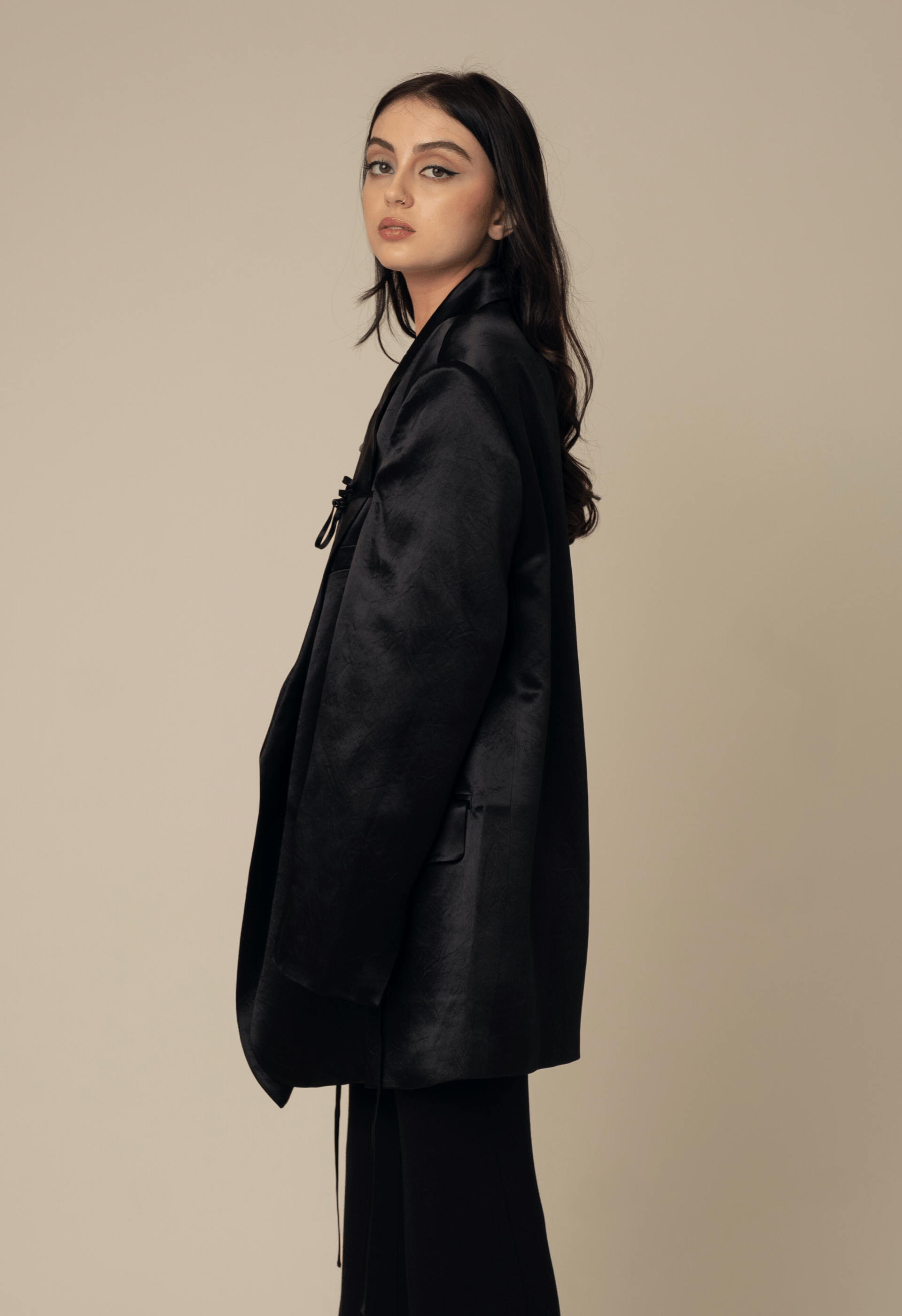 جاكيت بليزر من الساتان