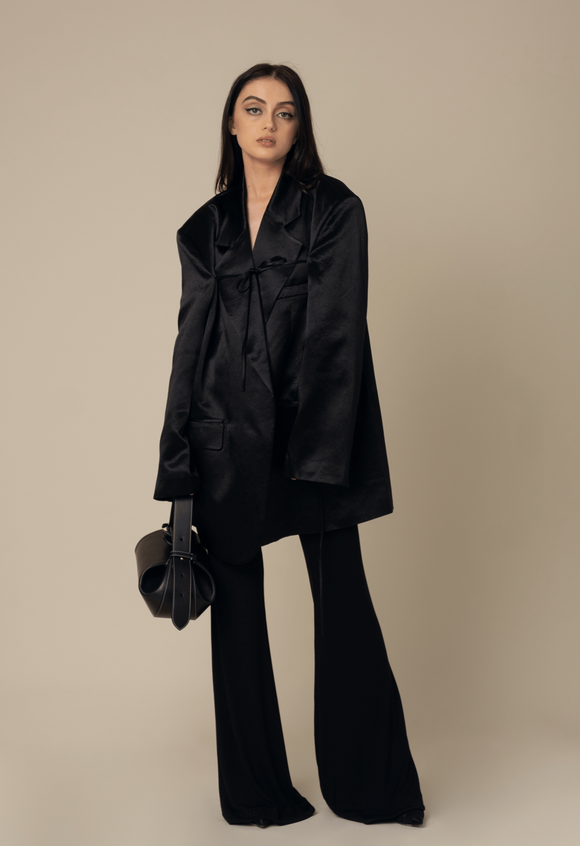 جاكيت بليزر من الساتان