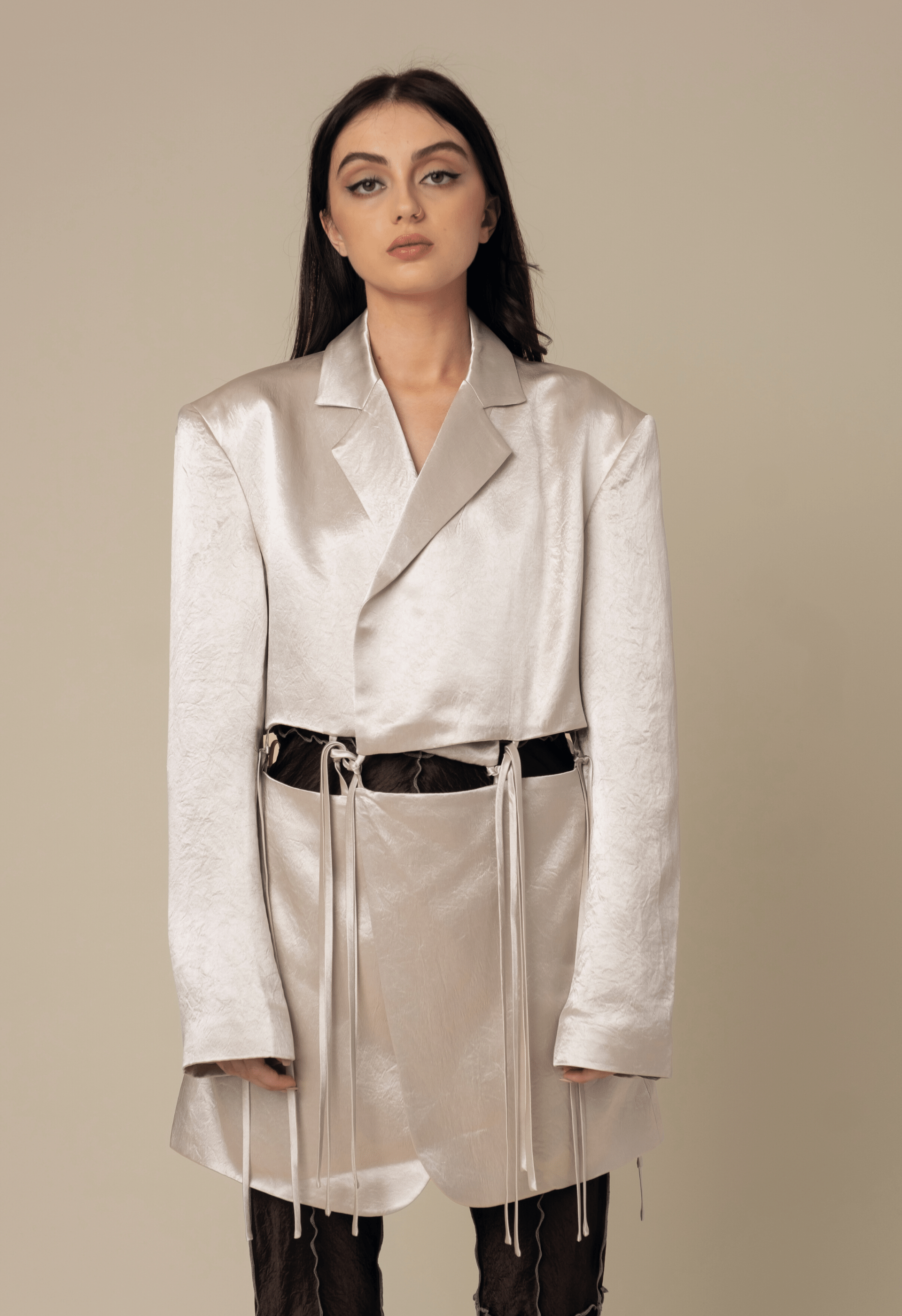 جاكيت بليزر بفتحات من الساتان