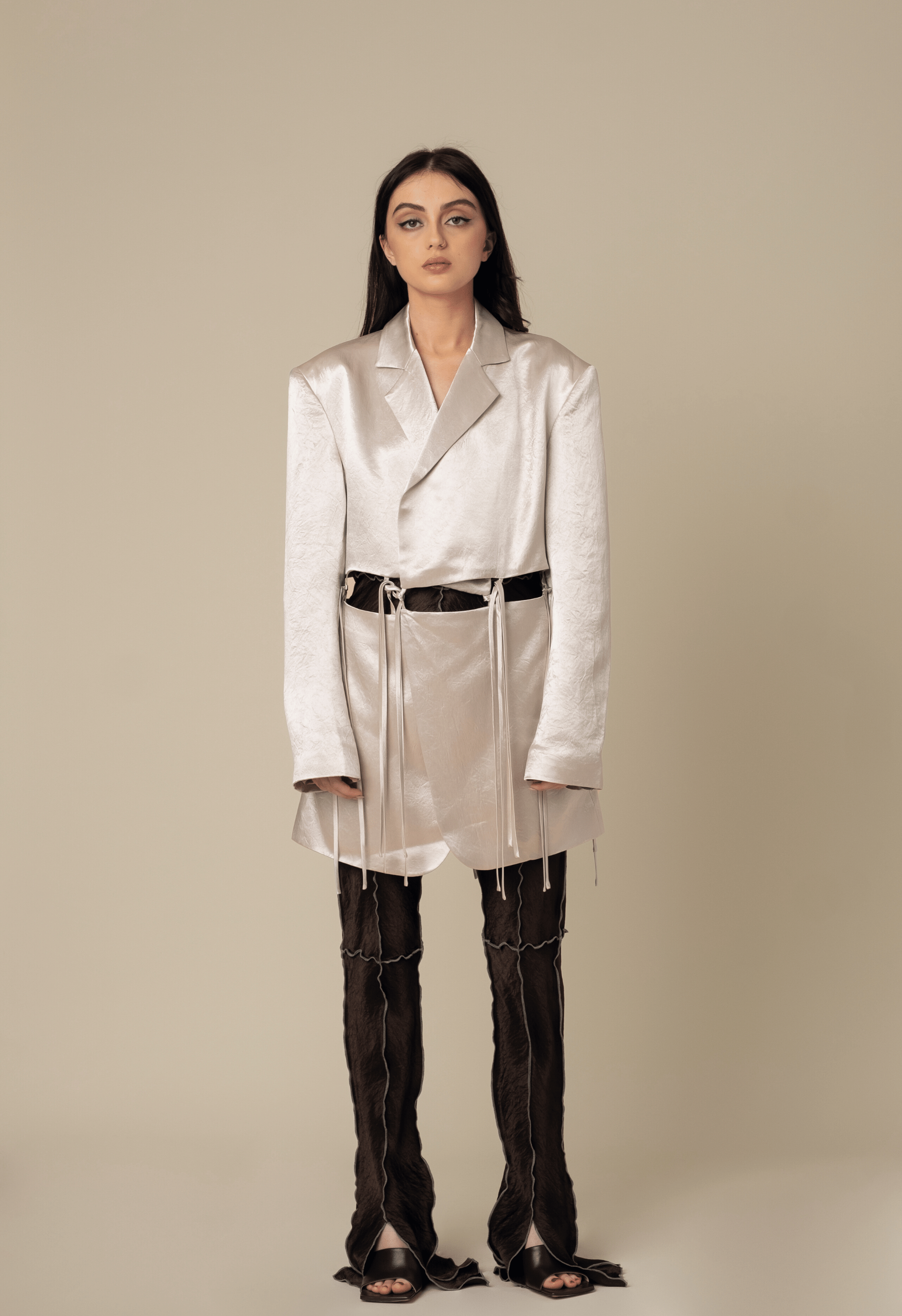 جاكيت بليزر بفتحات من الساتان