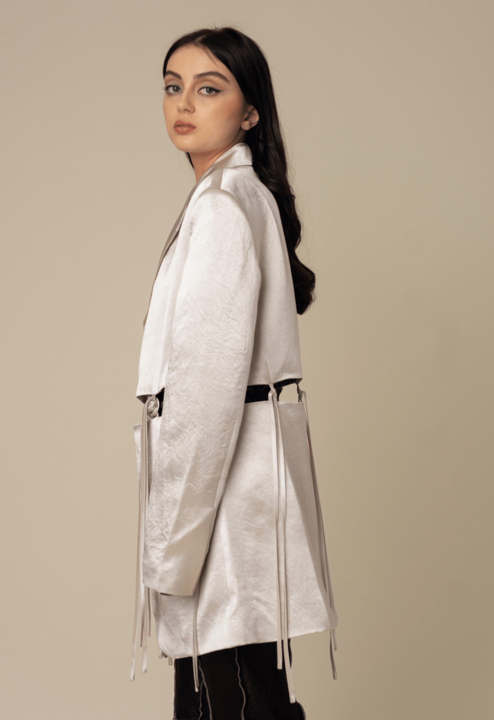 جاكيت بليزر بفتحات من الساتان