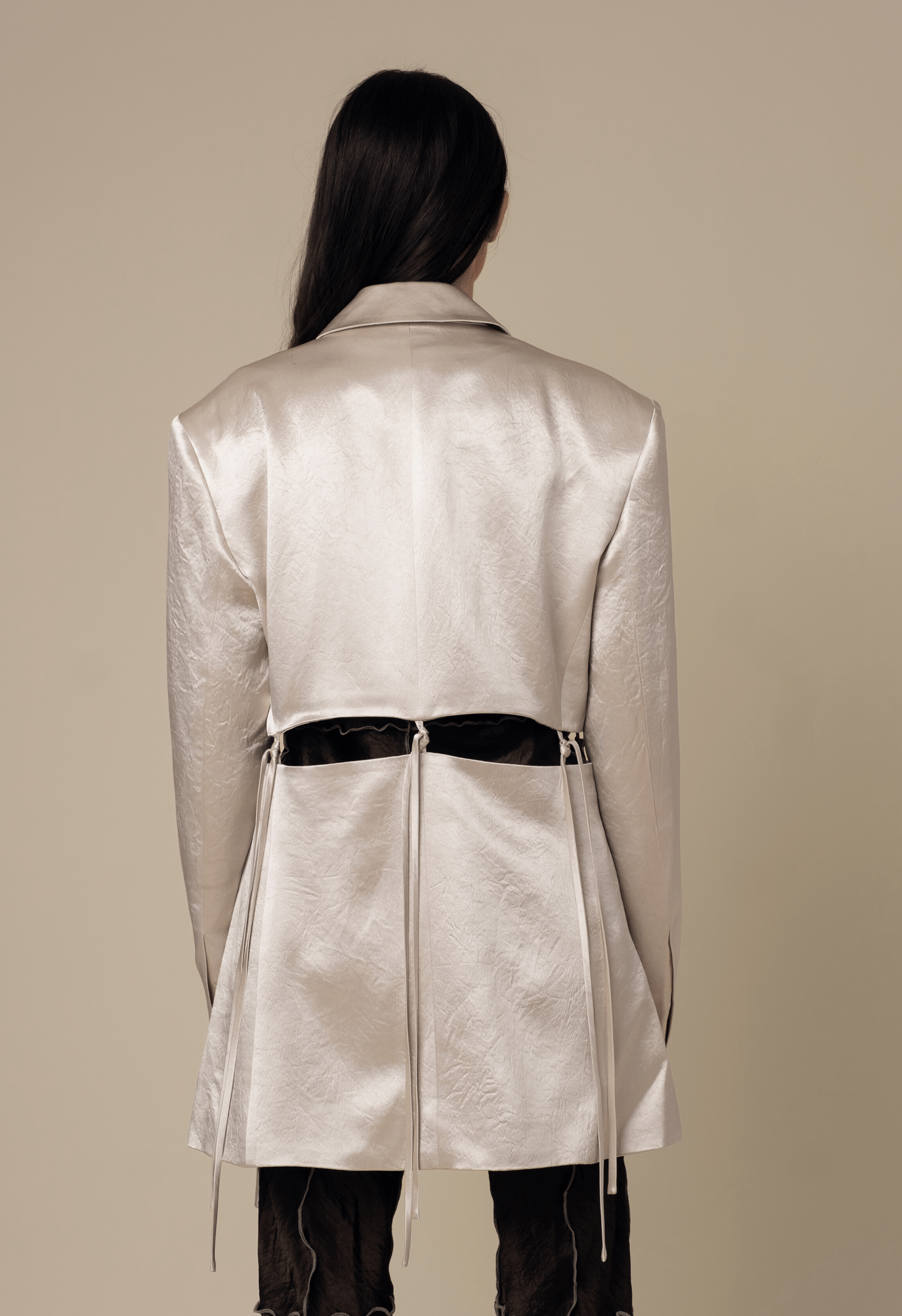 جاكيت بليزر بفتحات من الساتان