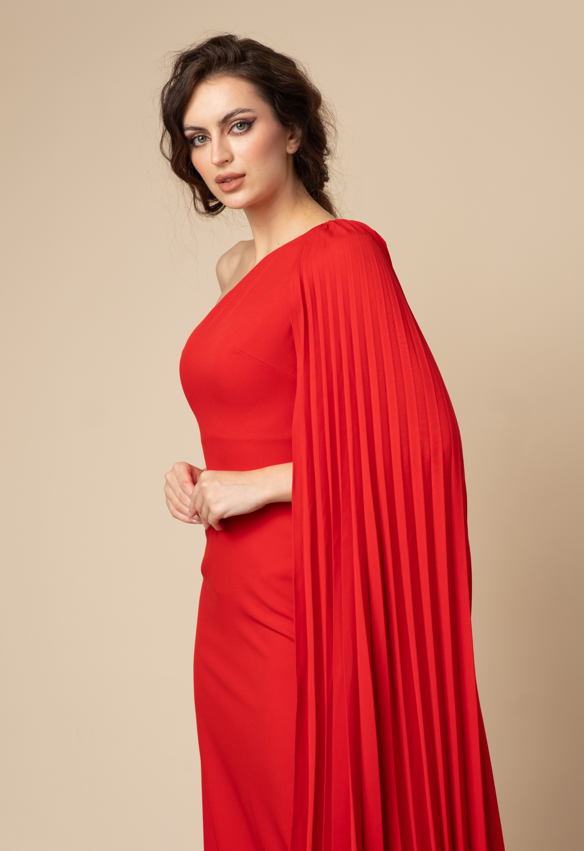 فستان كريب احمر بكسرات