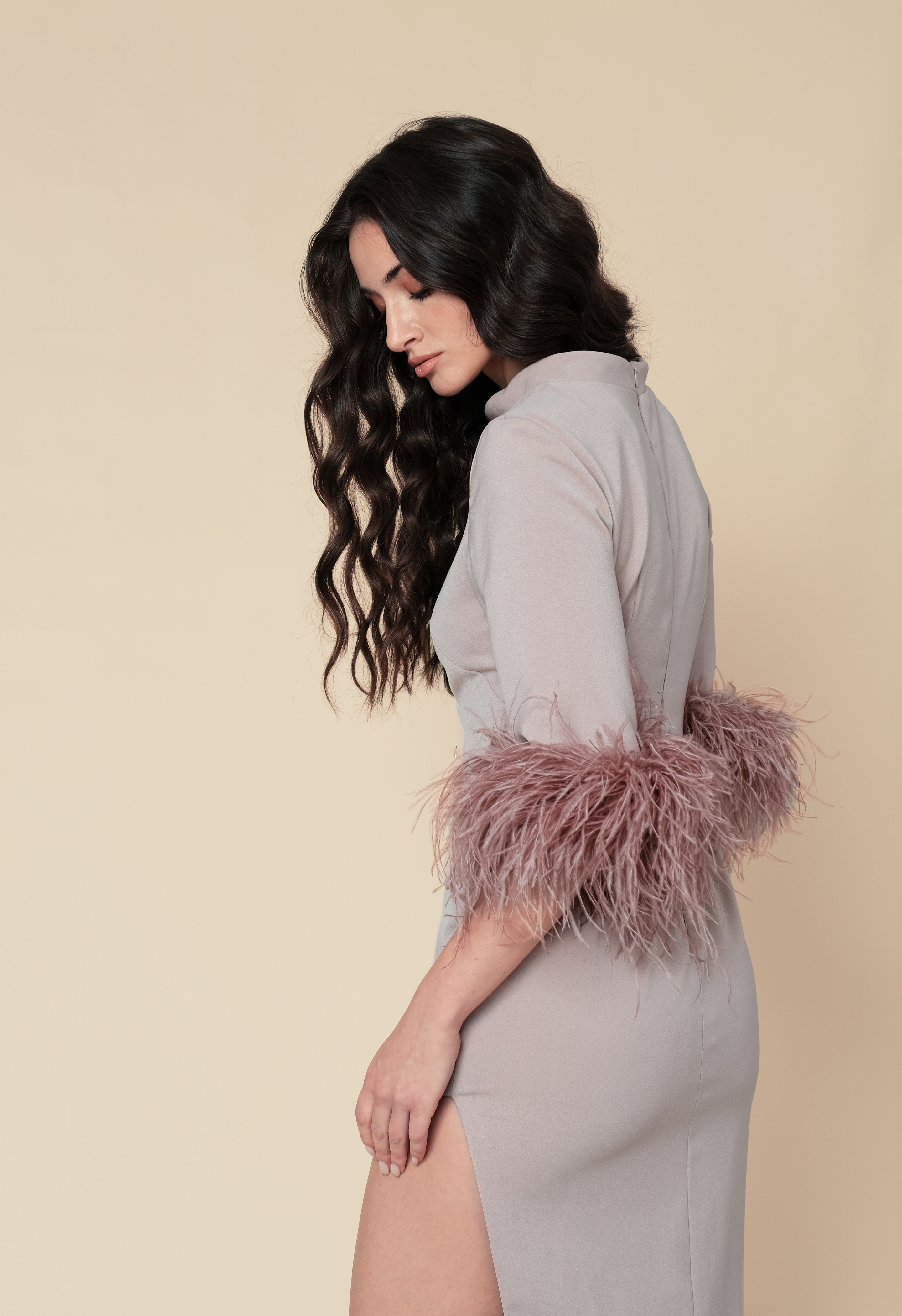 Midi dress with feather sleeves