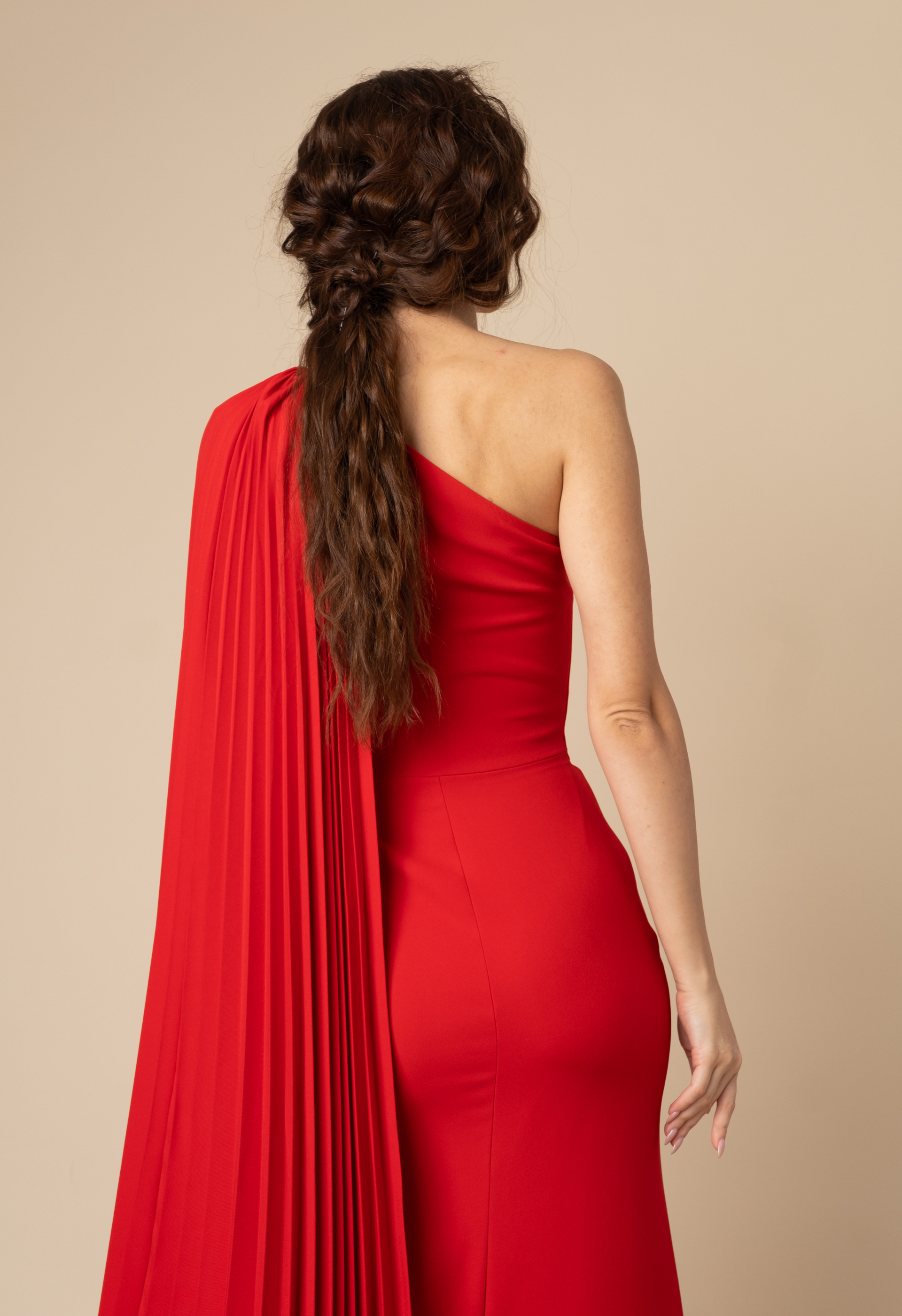 فستان كريب احمر بكسرات