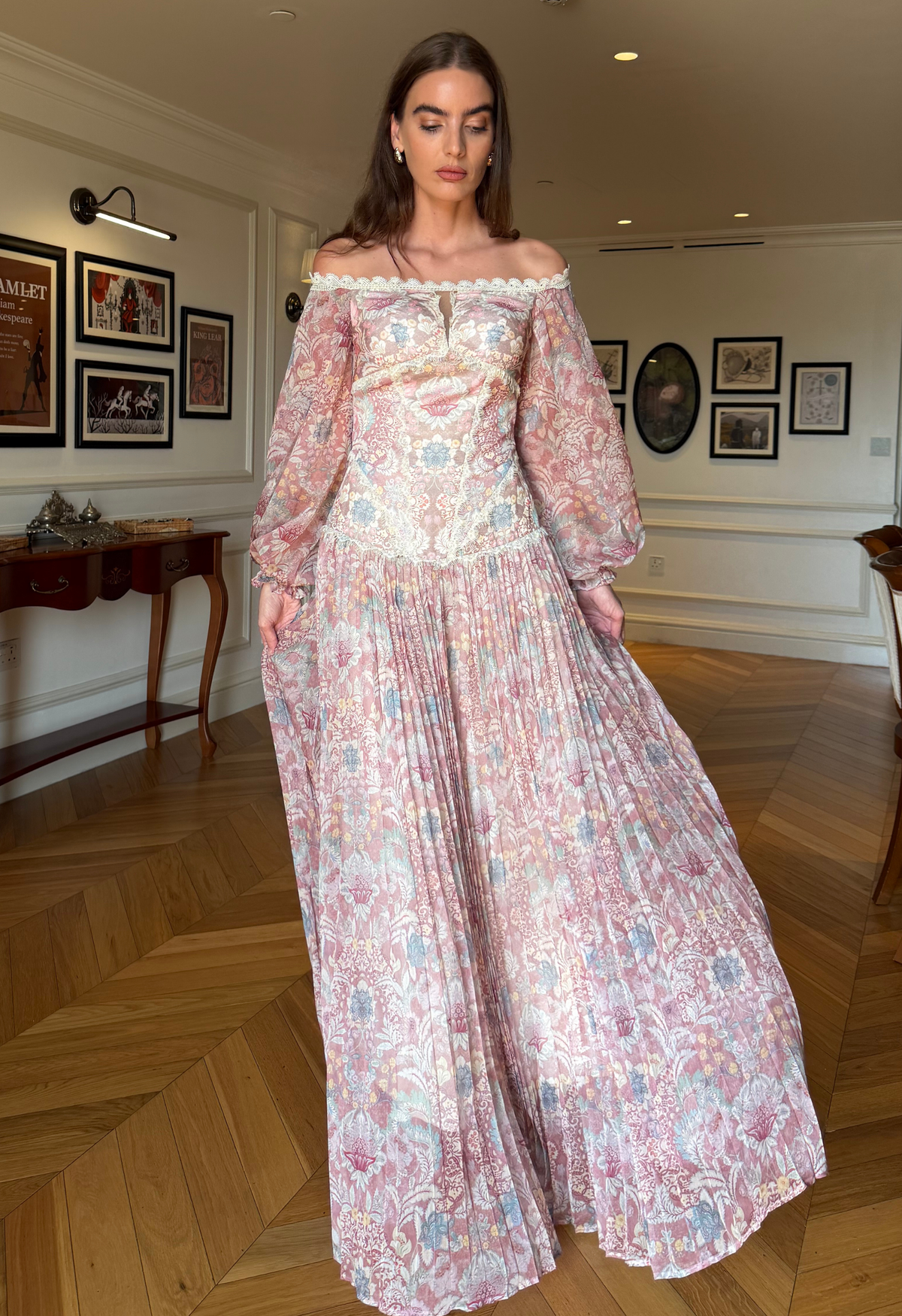 Off-Shoulder Baroque in Red Ochre & Chocolate